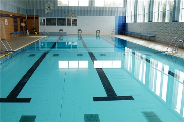 Haushalt im Brookmerland: Können Kinder bald kostenlos ins Schwimmbad?